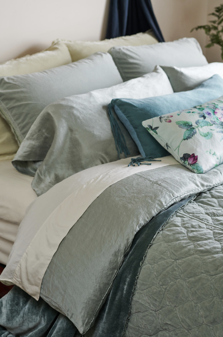 Bella Notte Beds